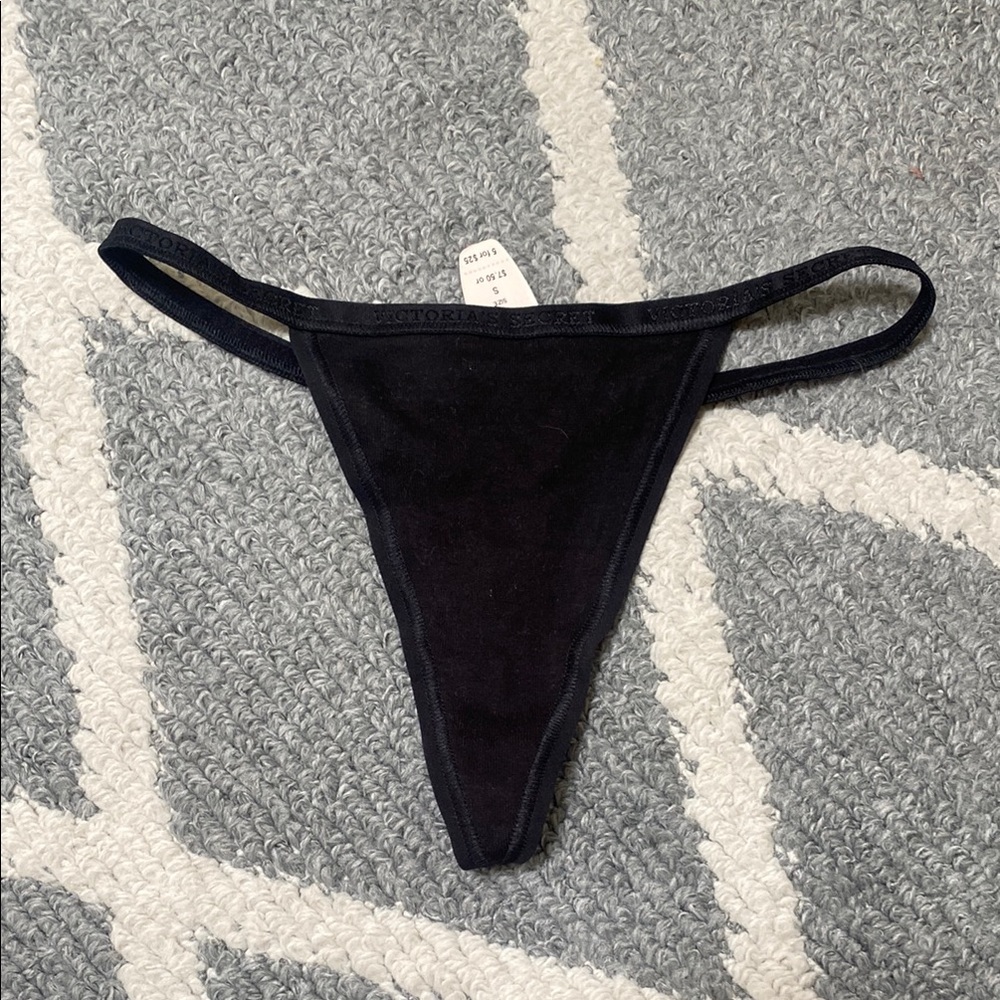 NWT Victoria's Secret Black Thong - Size small